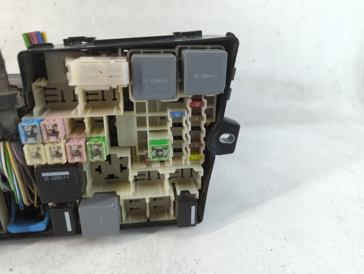 2013-2016 Ford Escape Fusebox Fuse Box Panel Relay Module P/N:AV6T-14A067-AD Fits Fits 2013 2014 2015 2016 OEM Used Auto Par