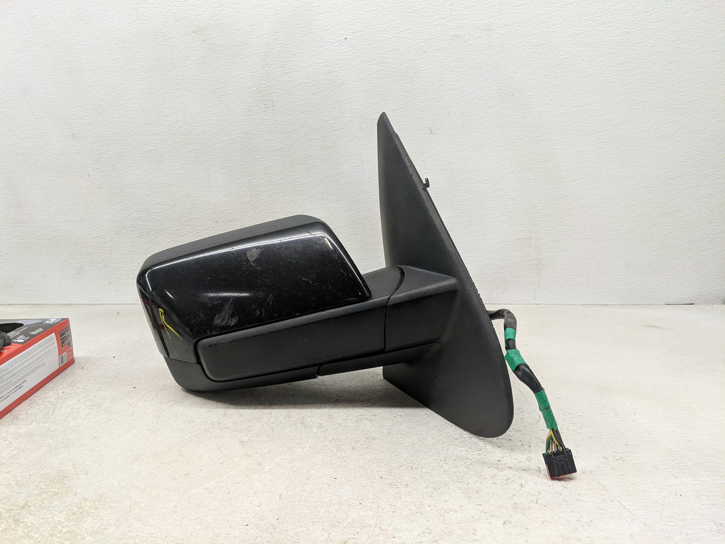 2015 Ford Expedition Passenger Side View Mirror - Right Door Mirror OEM Used - Oemusedautoparts1.com