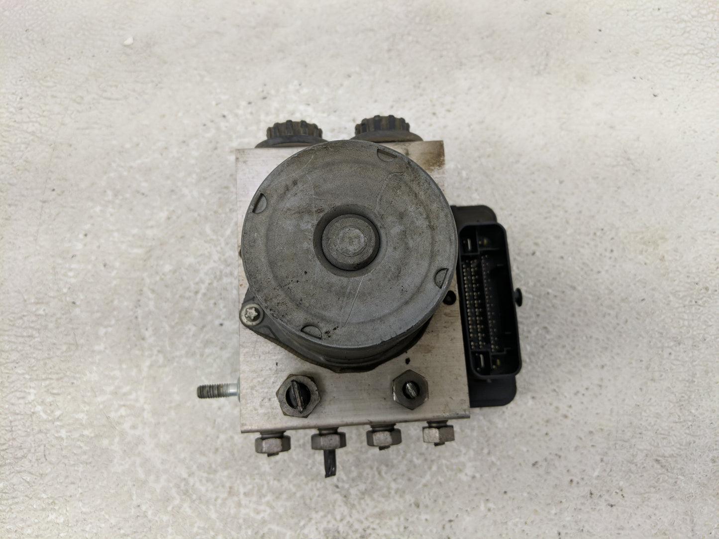 2015 Ford Expedition ABS Pump Control Module Replacement Fits OEM Used Auto Parts - Oemusedautoparts1.com