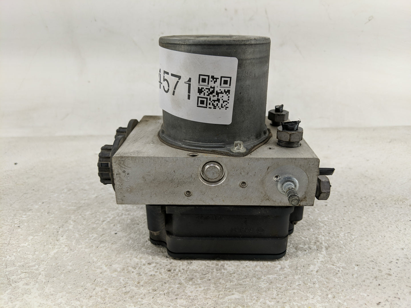 2015 Ford Expedition ABS Pump Control Module Replacement Fits OEM Used Auto Parts - Oemusedautoparts1.com