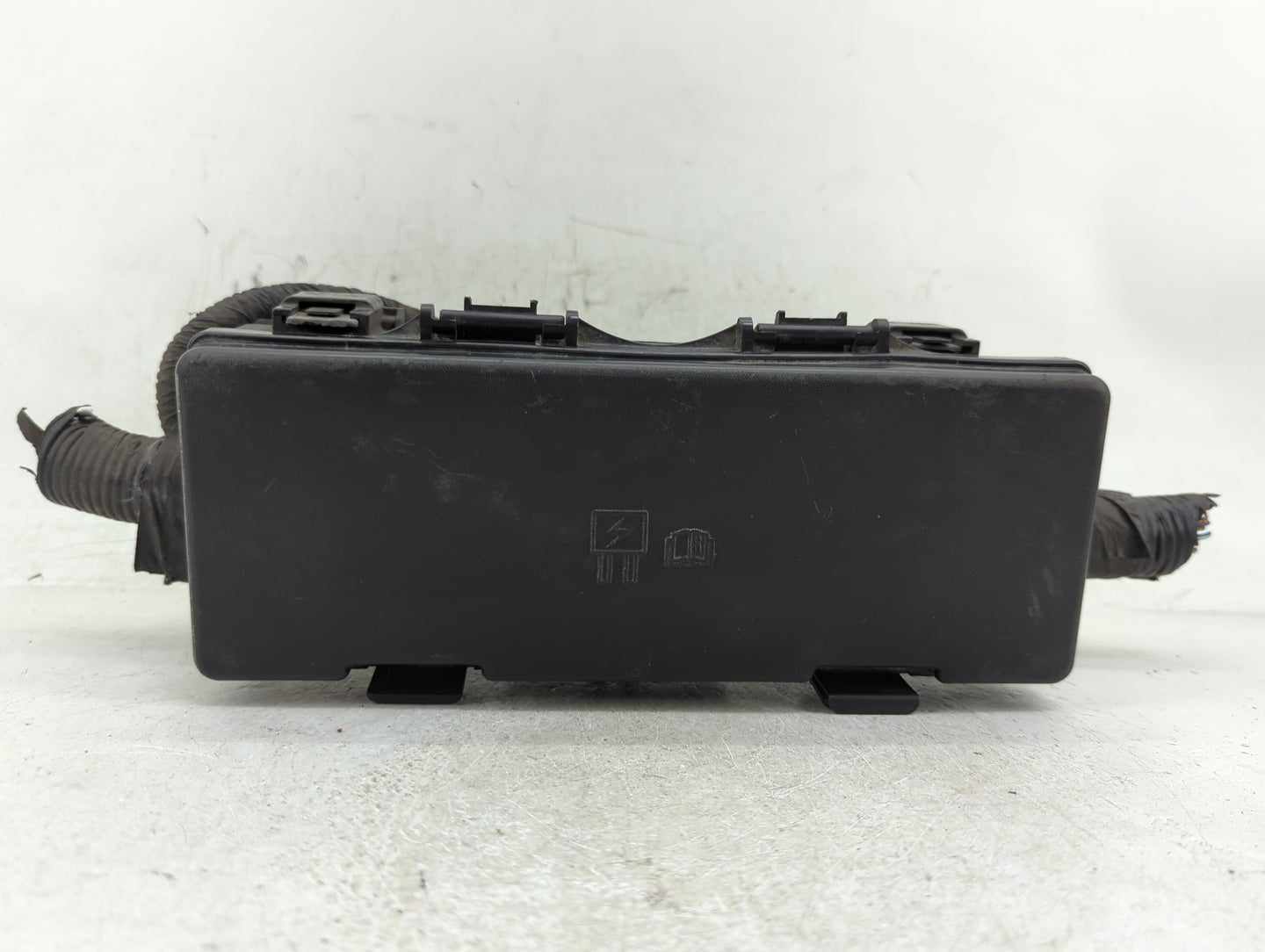 2015 Ford Expedition Fusebox Fuse Box Panel Relay Module P/N:9L1T-14A003-AA Fits OEM Used Auto Parts - Oemusedautoparts1.com