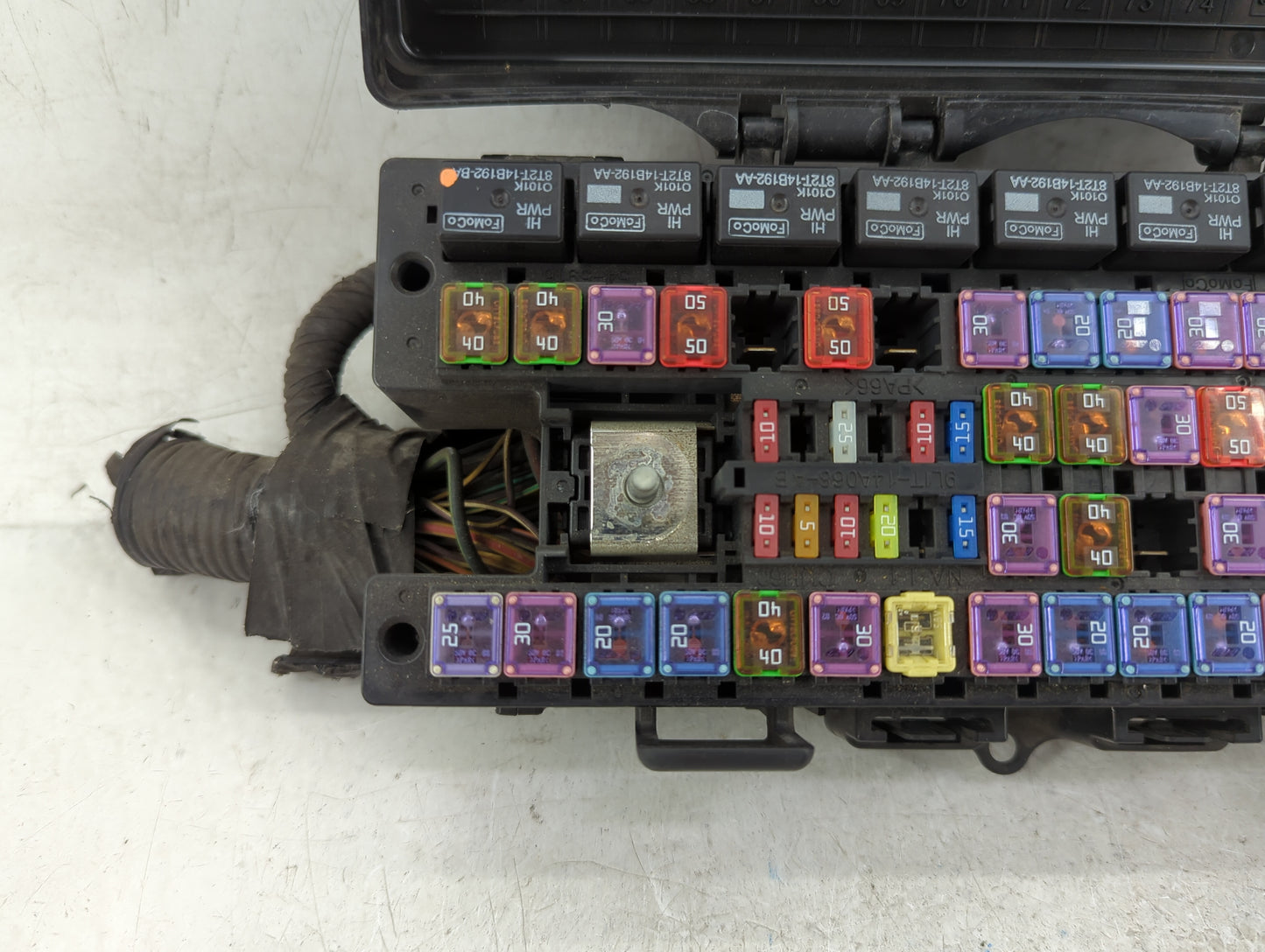 2015 Ford Expedition Fusebox Fuse Box Panel Relay Module P/N:9L1T-14A003-AA Fits OEM Used Auto Parts - Oemusedautoparts1.com