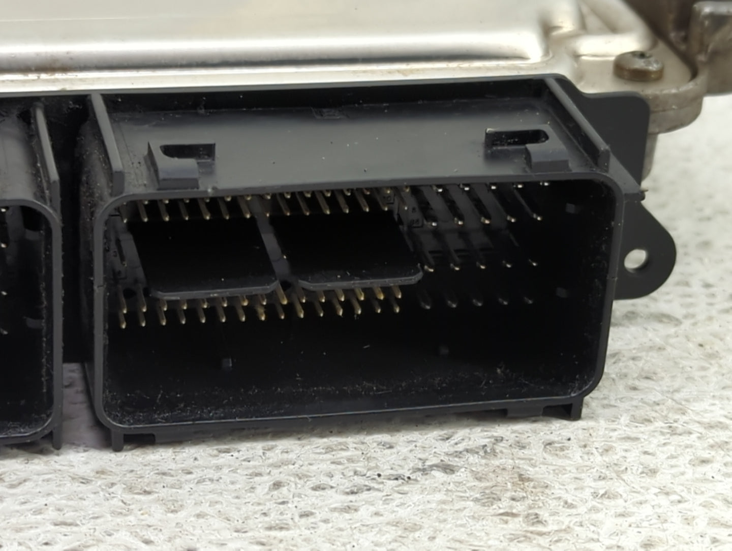 2015 Ford Expedition PCM Engine Control Computer ECU ECM PCU OEM P/N:FL1A-12A650-BA FL1A-12B684-AA Fits OEM Used Auto Parts 
