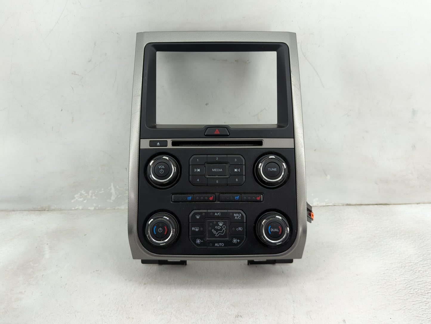 2015 Ford Expedition Radio AM FM Cd Player Receiver Replacement P/N:FL1T-18A802-EFSMQI EU-3614A-D, 276-1300-34 Fits OEM Used