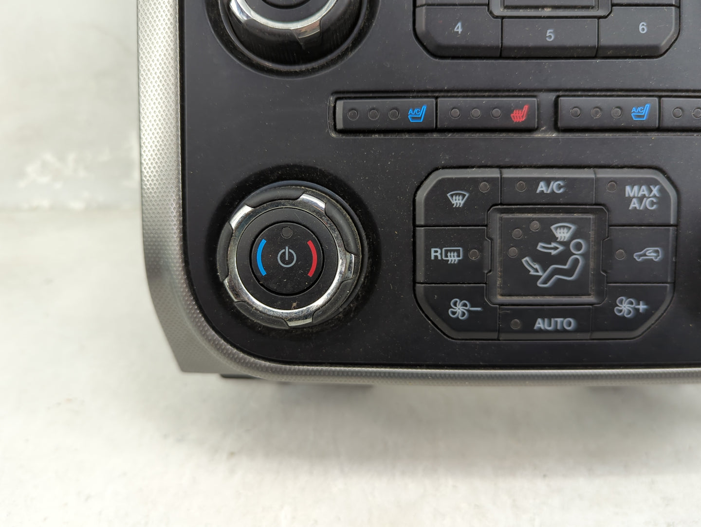2015 Ford Expedition Radio AM FM Cd Player Receiver Replacement P/N:FL1T-18A802-EFSMQI EU-3614A-D, 276-1300-34 Fits OEM Used
