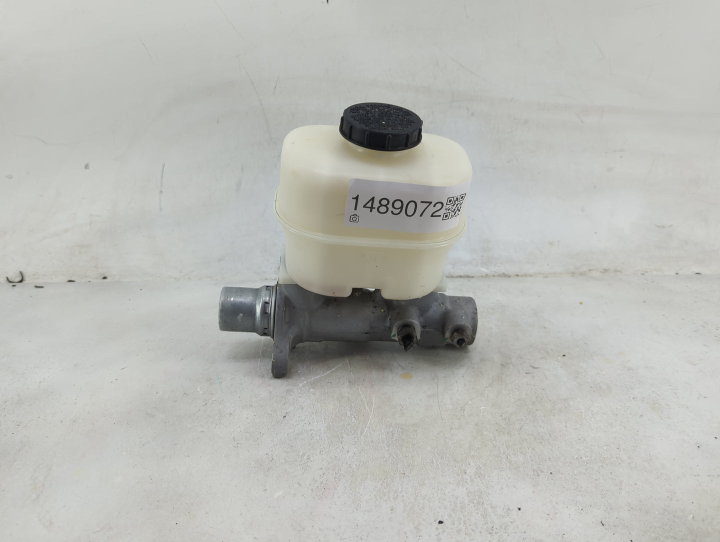 2015-2016 Ford Expedition Brake Master Cylinder - Oemusedautoparts1.com