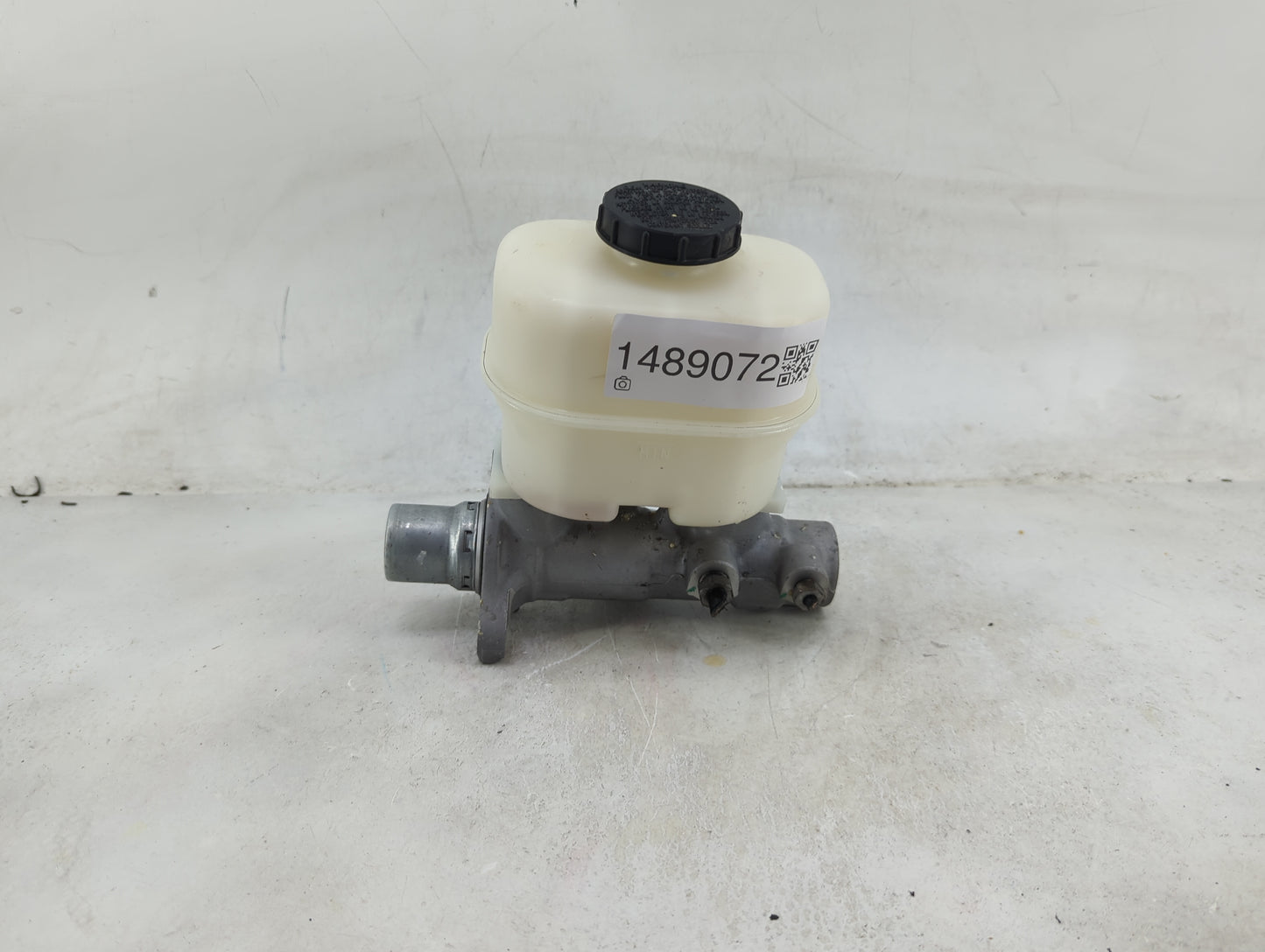 2015-2016 Ford Expedition Brake Master Cylinder - Oemusedautoparts1.com