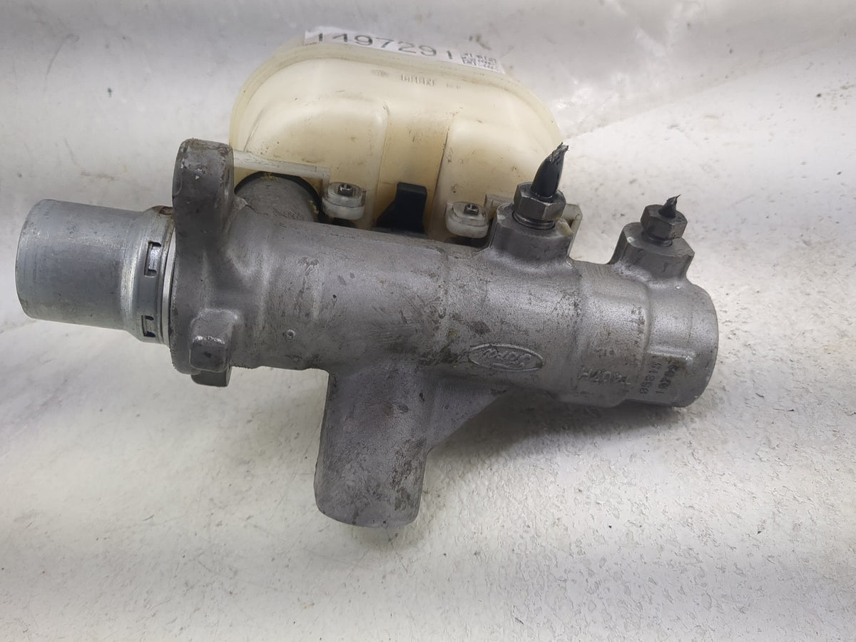 2015-2016 Ford Expedition Brake Master Cylinder 1497291 - Oemusedautoparts1.com