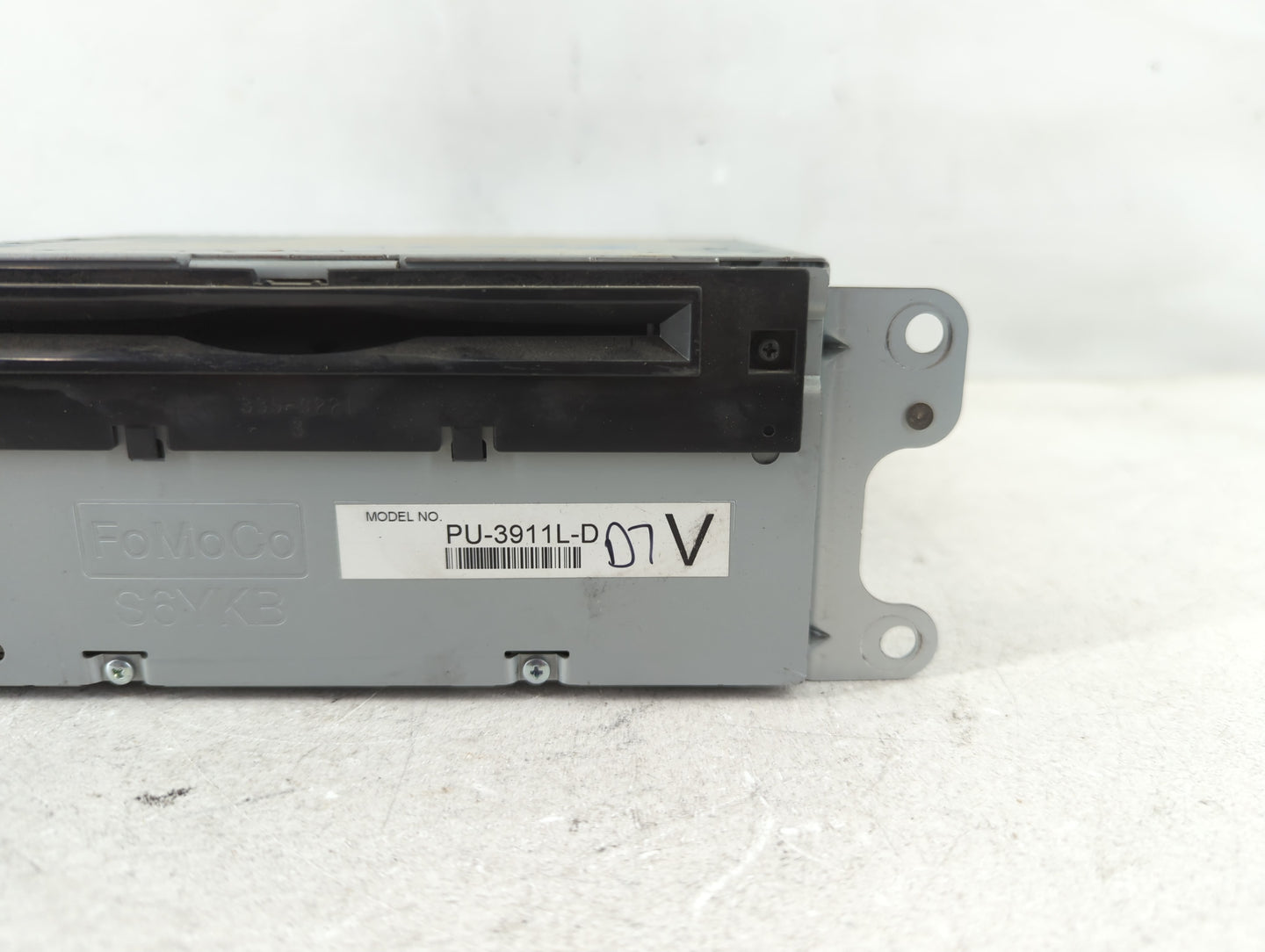 2015 Ford Explorer Radio AM FM Cd Player Receiver Replacement P/N:EB5T-19C107-JB Fits OEM Used Auto Parts - Oemusedautoparts