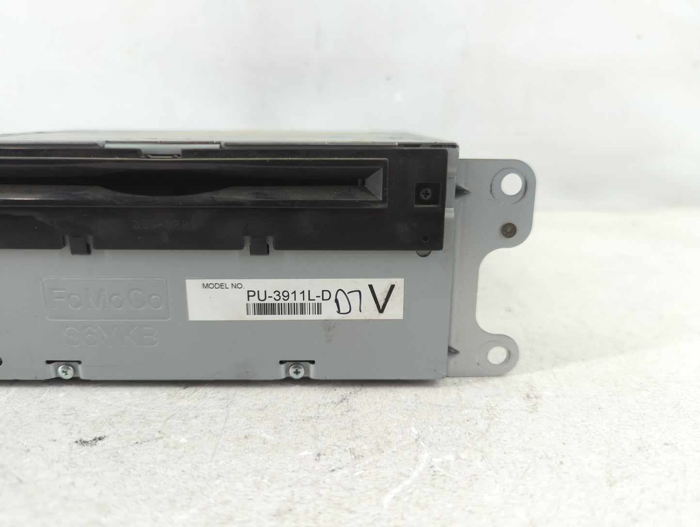 2015 Ford Explorer Radio AM FM Cd Player Receiver Replacement P/N:EB5T-19C107-JB Fits OEM Used Auto Parts - Oemusedautoparts