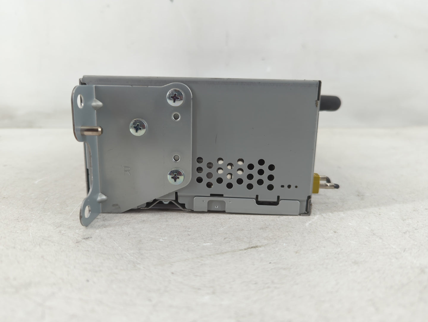 2015 Ford Explorer Radio AM FM Cd Player Receiver Replacement P/N:EB5T-19C107-JB Fits OEM Used Auto Parts - Oemusedautoparts