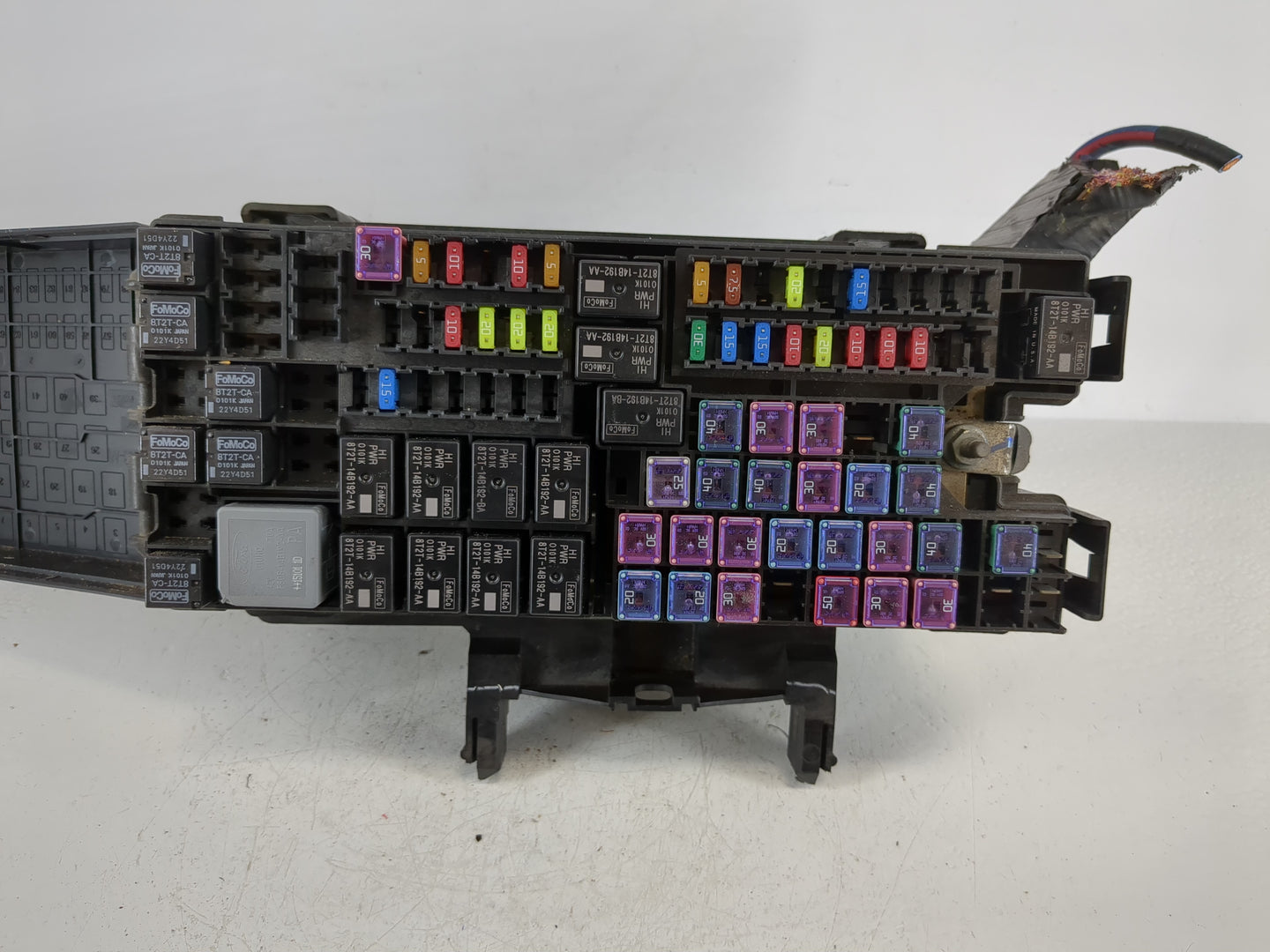 2014-2015 Ford Explorer Fusebox Fuse Box Panel Relay Module P/N:BT4T-14A003-AA Fits Fits 2014 2015 OEM Used Auto Parts - Oem