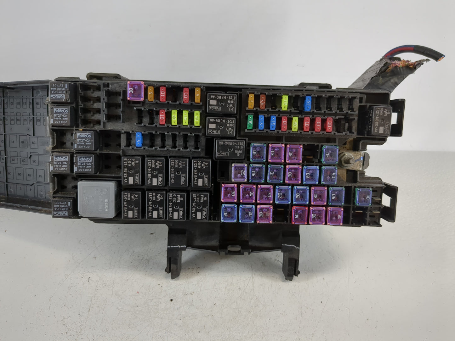 2014-2015 Ford Explorer Fusebox Fuse Box Panel Relay Module P/N:BT4T-14A003-AA Fits Fits 2014 2015 OEM Used Auto Parts - Oem