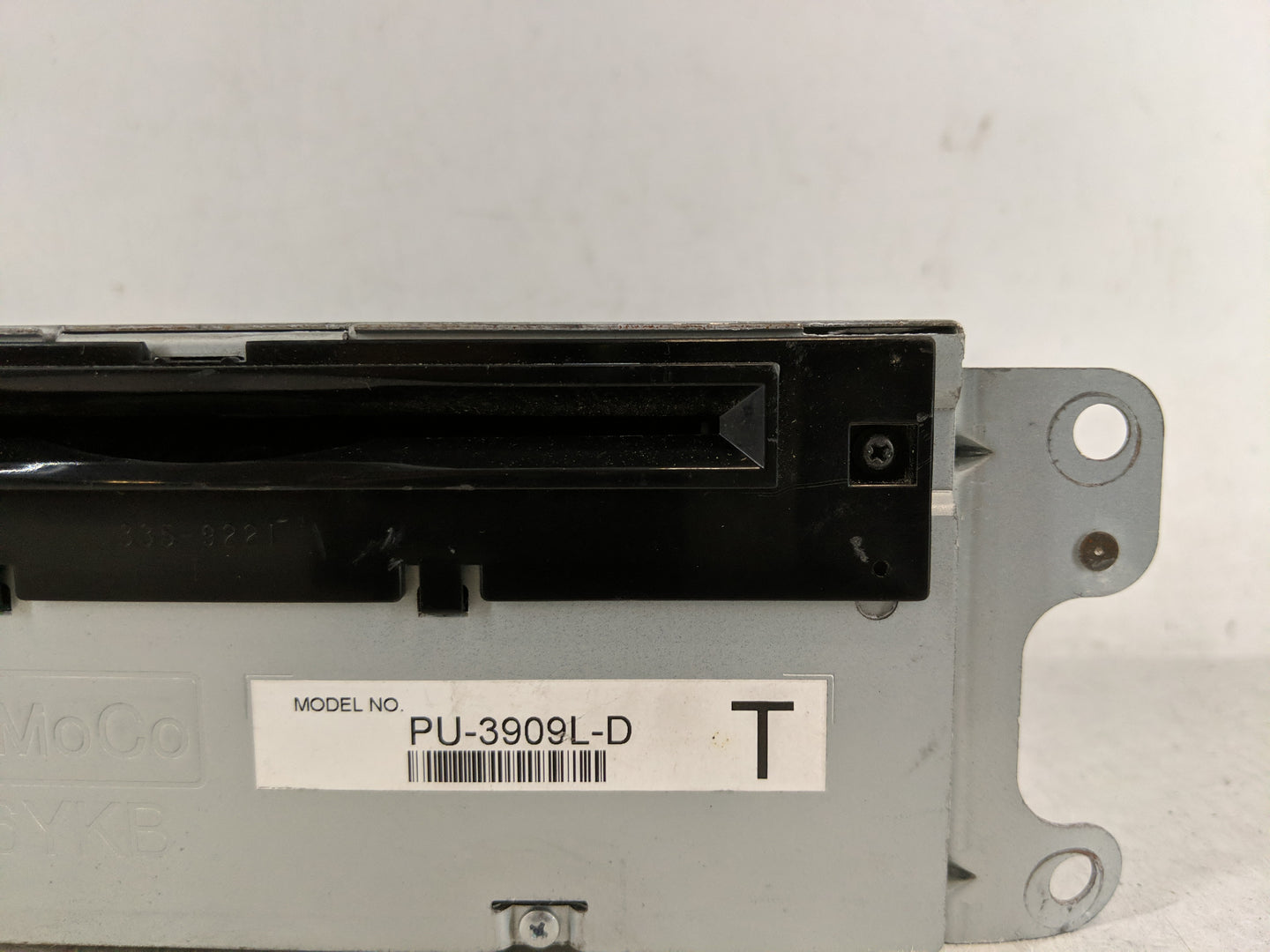 2013-2015 Ford Explorer Radio AM FM Cd Player Receiver Replacement Fits Fits 2013 2014 2015 OEM Used Auto Parts - Oemusedaut