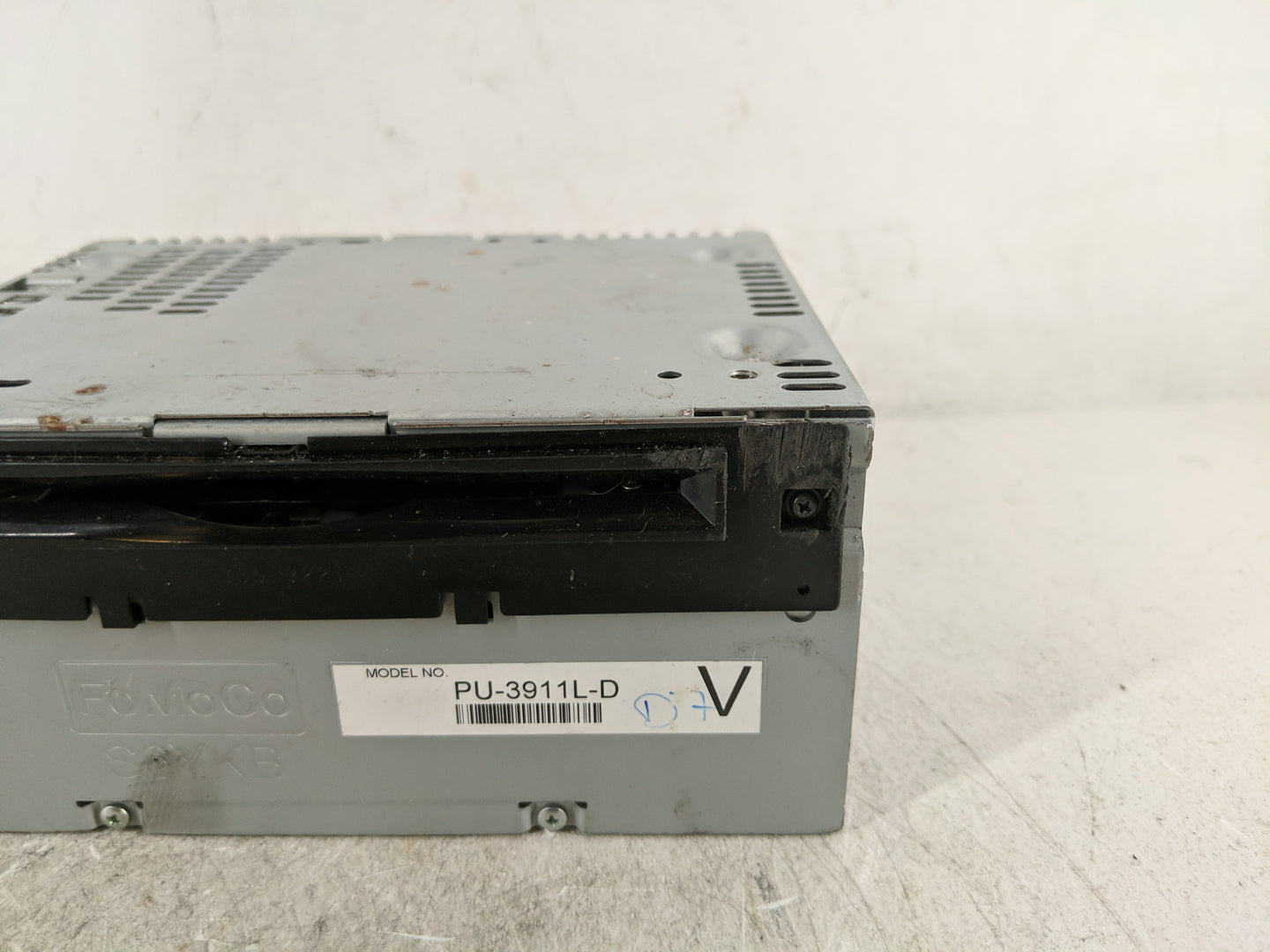 2014-2015 Ford Explorer Radio AM FM Cd Player Receiver Replacement P/N:EB5T-19C107-JA Fits Fits 2014 2015 OEM Used Auto Part