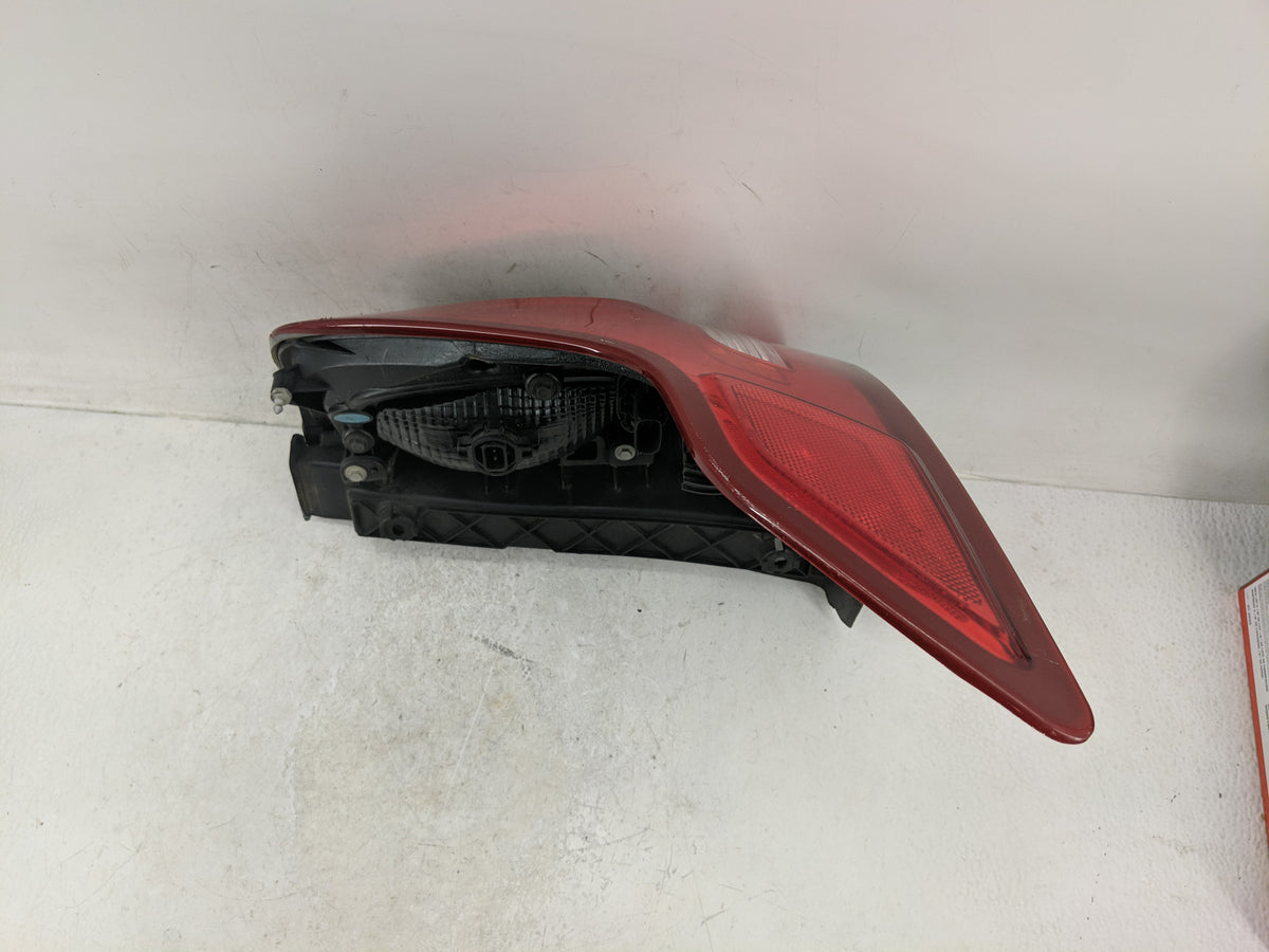 2013-2015 Ford Explorer Tail Light Assembly Passenger Right OEM P/N:BB53-13404-B BB53-13B504-B Fits Fits 2013 2014 2015 OEM 