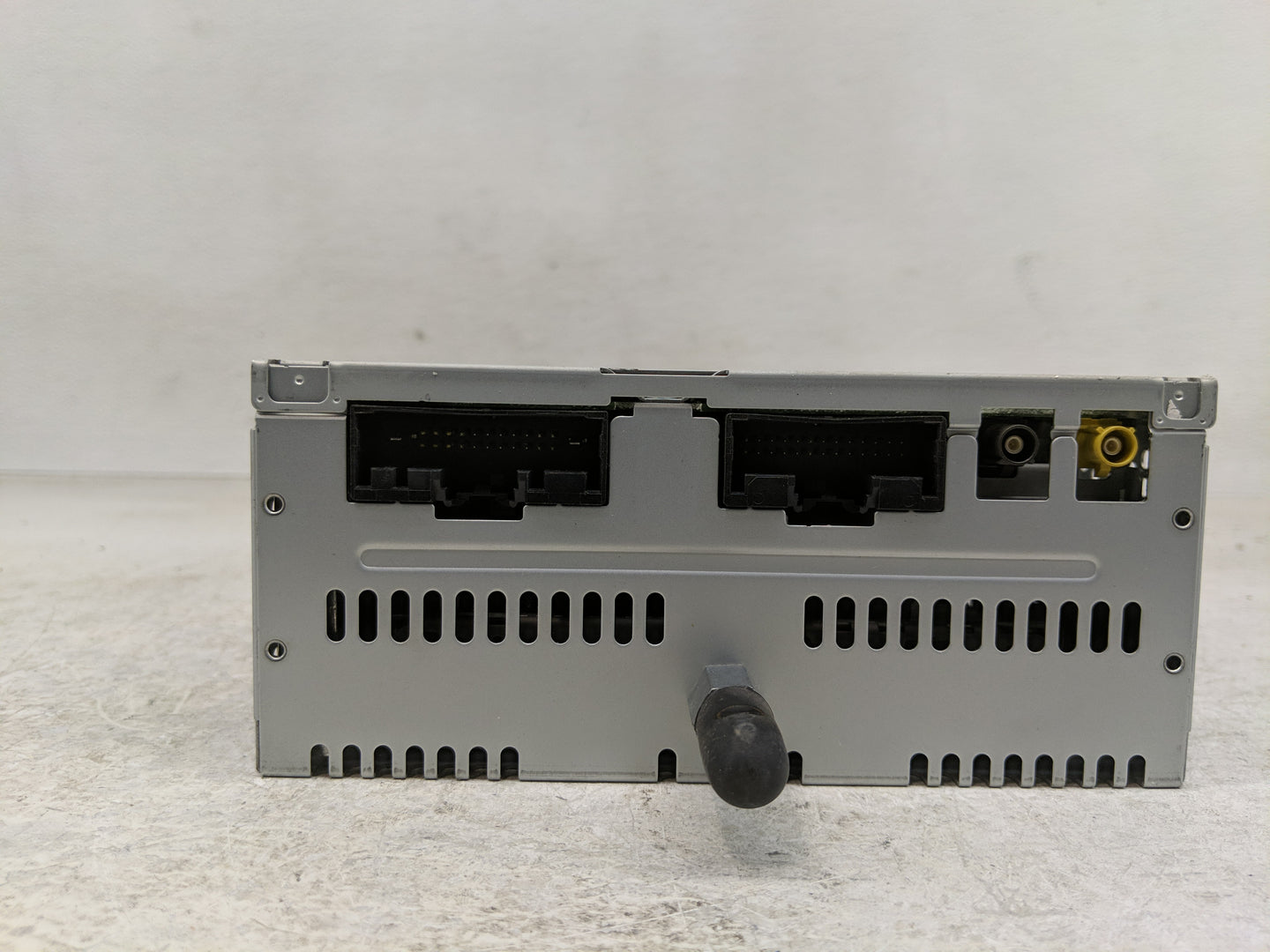 2015 Ford Explorer Radio AM FM Cd Player Receiver Replacement P/N:EB5T-19C107-HA Fits OEM Used Auto Parts - Oemusedautoparts