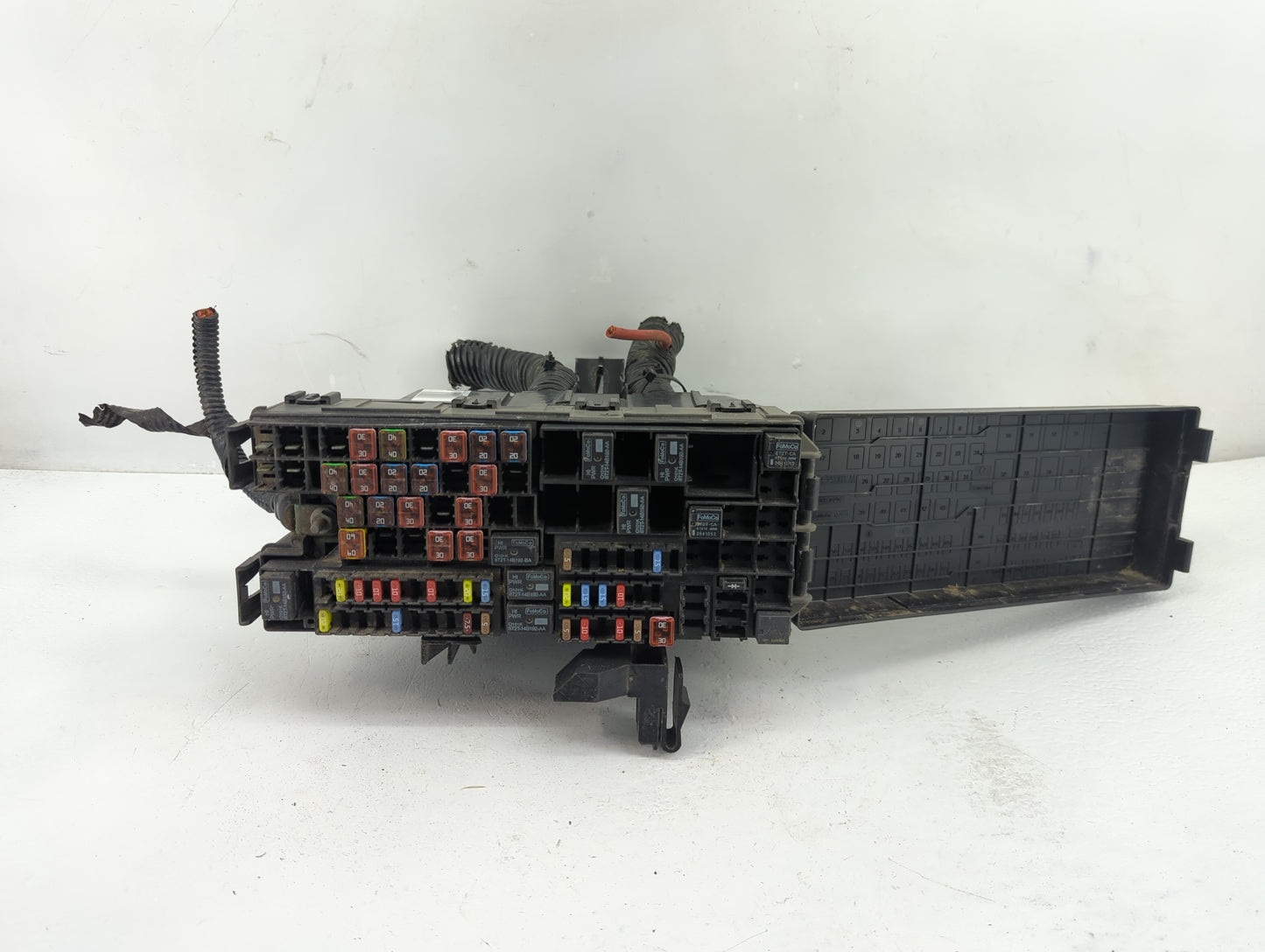 2014-2015 Ford Explorer Fusebox Fuse Box Panel Relay Module P/N:BT4T-14A003-AA Fits Fits 2014 2015 OEM Used Auto Parts - Oem