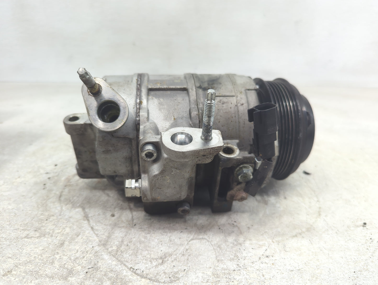 2013-2015 Ford Explorer Air Conditioning A/c Ac Compressor Oem - Oemusedautoparts1.com