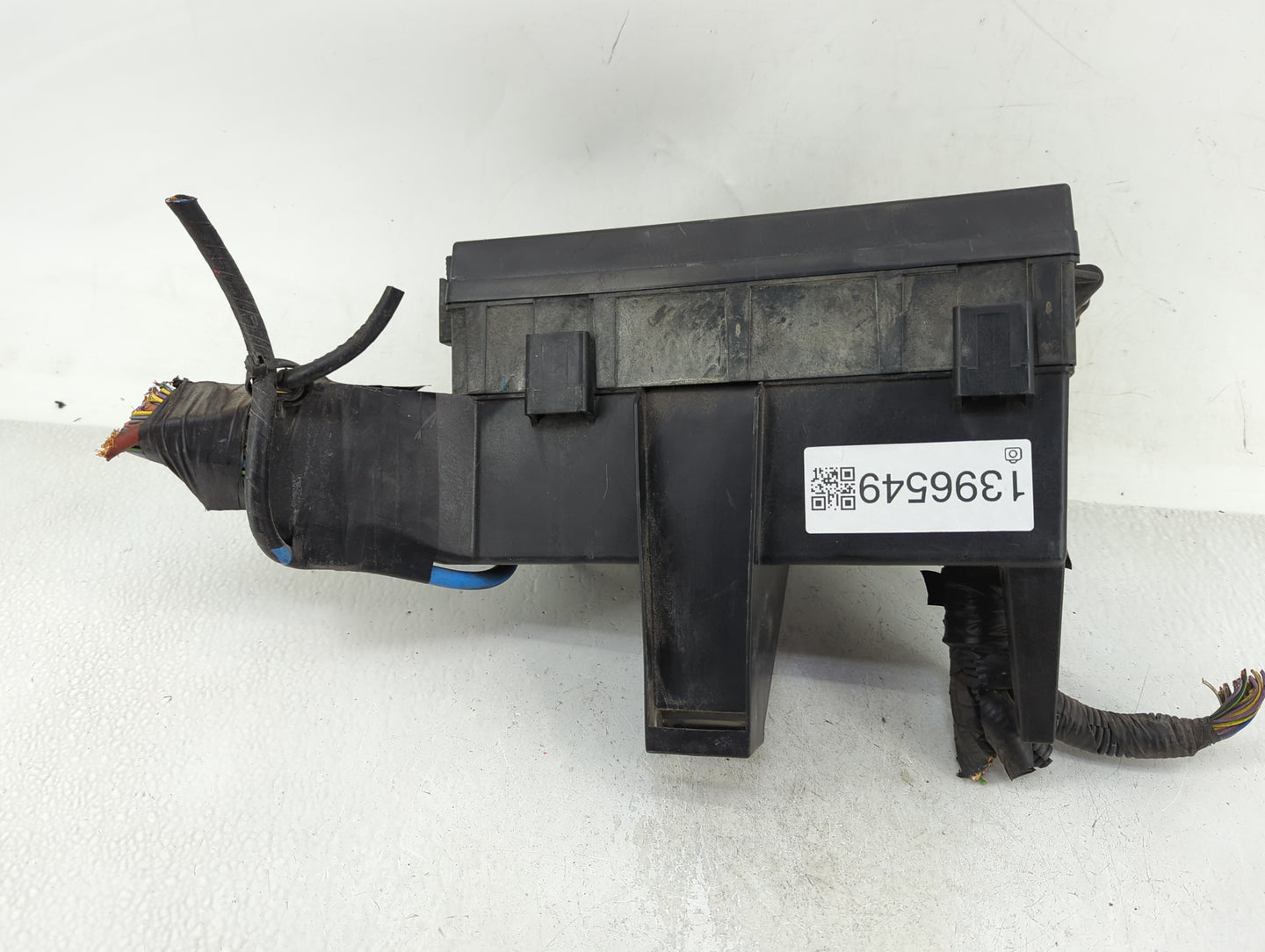 2014-2015 Ford Explorer Fusebox Fuse Box Panel Relay Module P/N:BT4T-14A003-AA Fits Fits 2014 2015 OEM Used Auto Parts - Oem