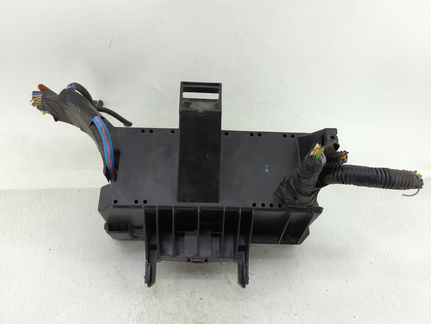 2014-2015 Ford Explorer Fusebox Fuse Box Panel Relay Module P/N:BT4T-14A003-AA Fits Fits 2014 2015 OEM Used Auto Parts - Oem