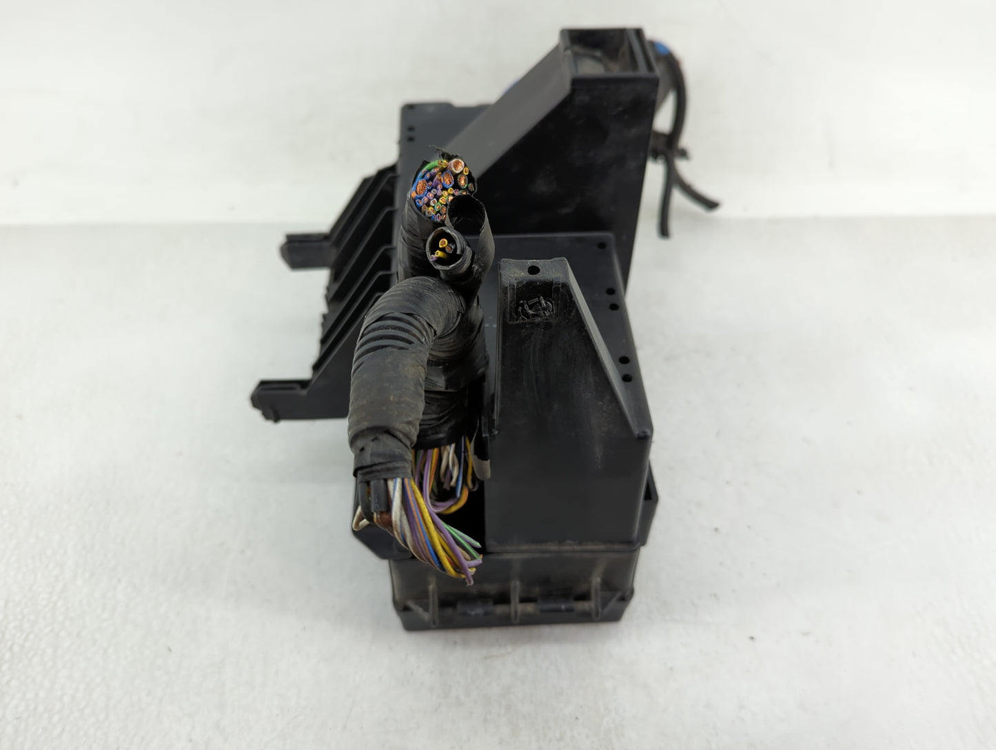 2014-2015 Ford Explorer Fusebox Fuse Box Panel Relay Module P/N:BT4T-14A003-AA Fits Fits 2014 2015 OEM Used Auto Parts - Oem