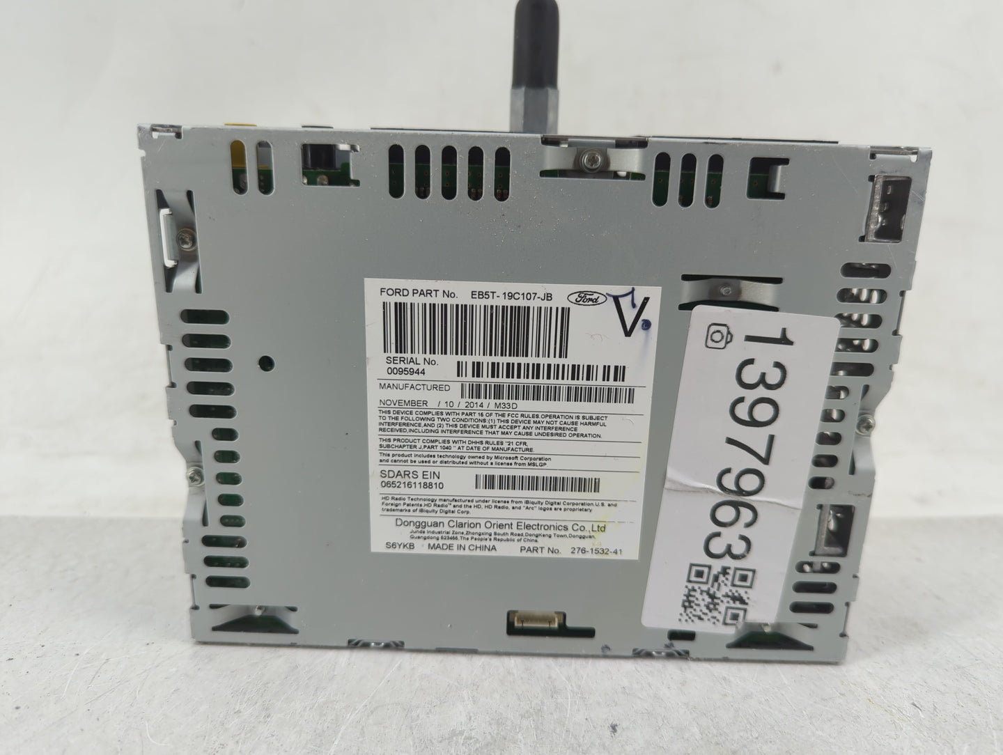 2015 Ford Explorer Radio AM FM Cd Player Receiver Replacement P/N:EB5T-19C107-JB Fits OEM Used Auto Parts - Oemusedautoparts