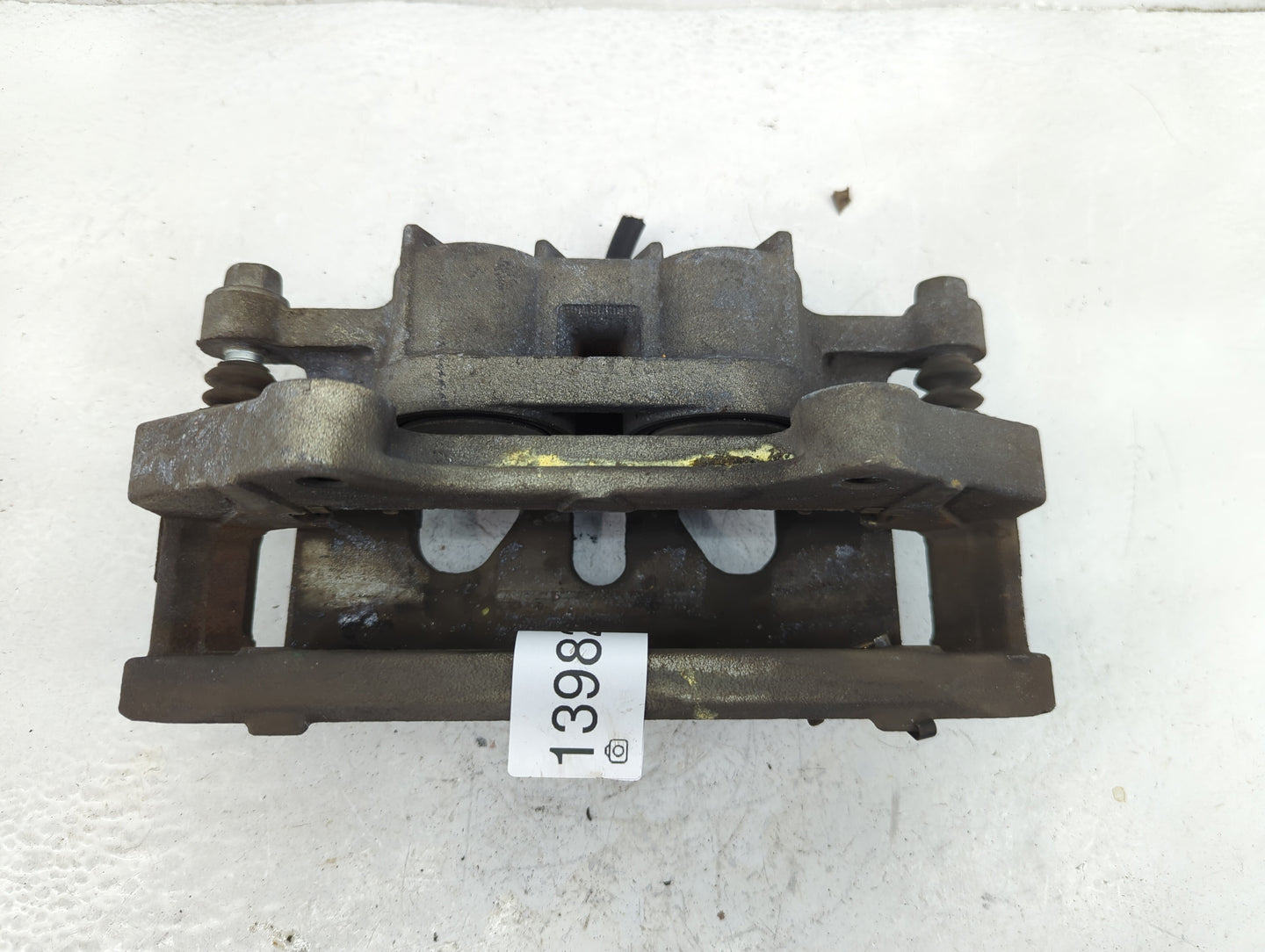2013-2016 Ford Explorer Front Passenger Right Brake Caliper - Oemusedautoparts1.com