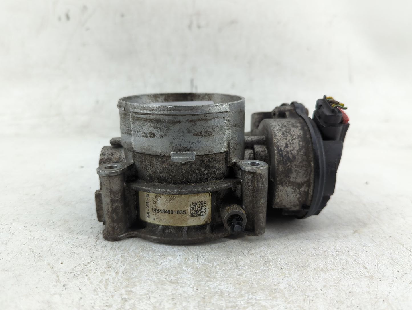 2011-2019 Ford Explorer Throttle Body P/N:AT4E-9F991-EH Fits Fits 2011 2012 2013 2014 2015 2016 2017 2018 2019 OEM Used Auto