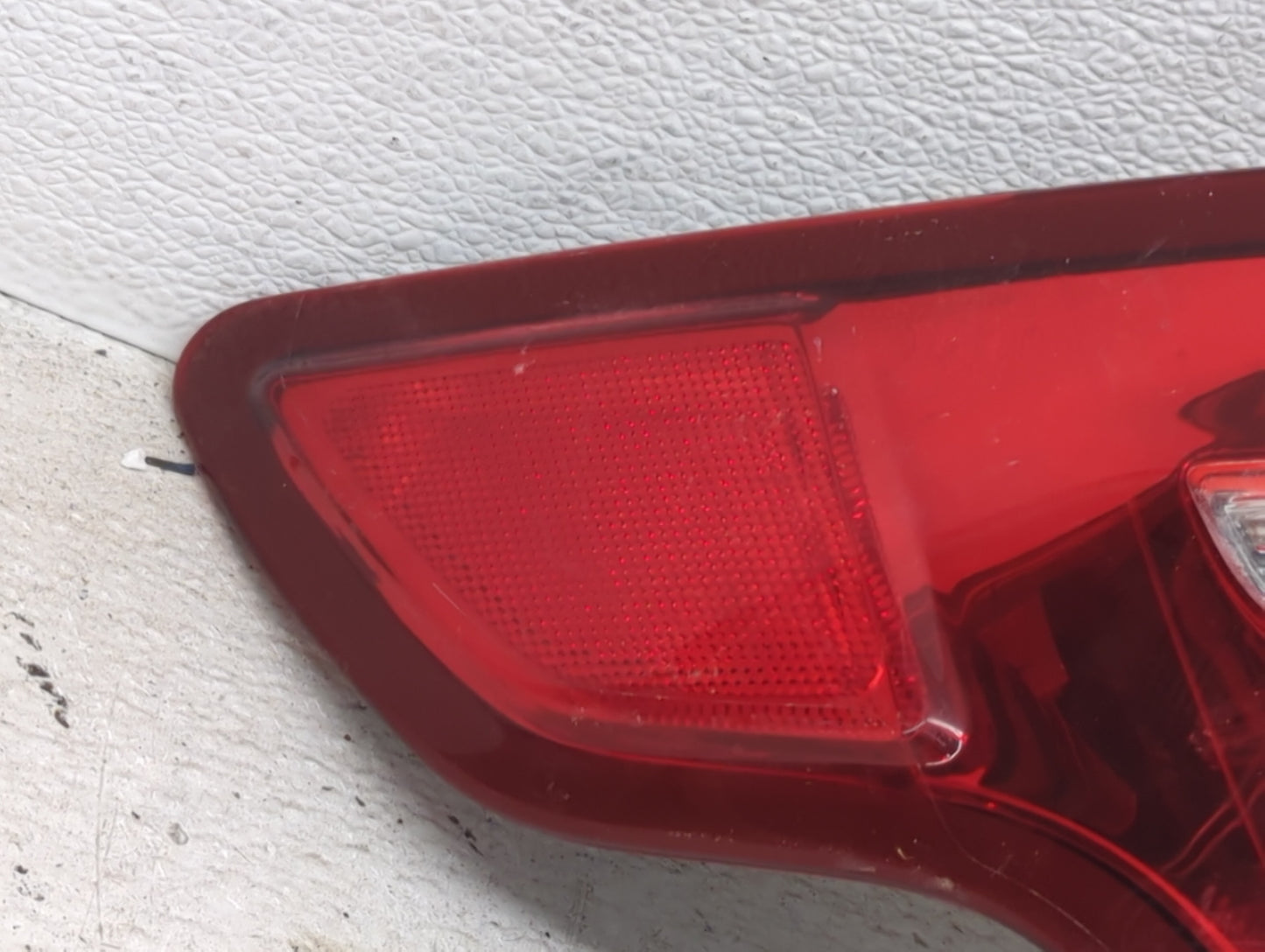 2013-2015 Ford Explorer Tail Light Assembly Driver Left OEM P/N:DB53-13B505-C BB53-13405-B, BB53-13B505-B Fits Fits 2013 201