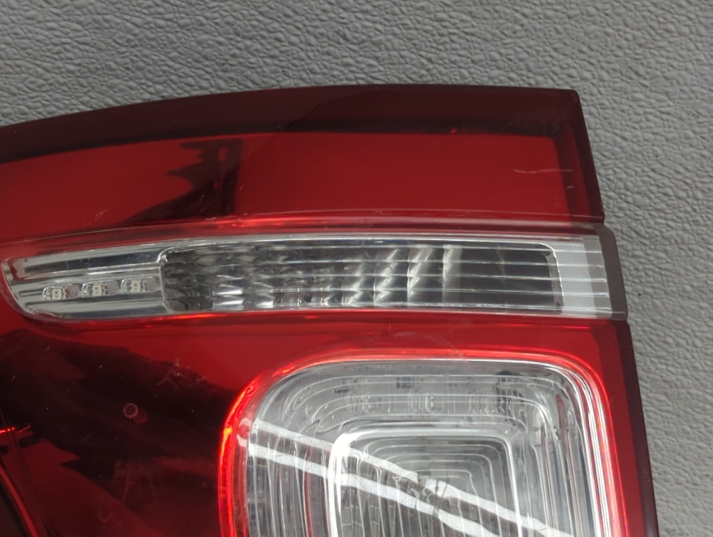 2013-2015 Ford Explorer Tail Light Assembly Driver Left OEM P/N:DB53-13B505-C BB53-13405-B, BB53-13B505-B Fits Fits 2013 201