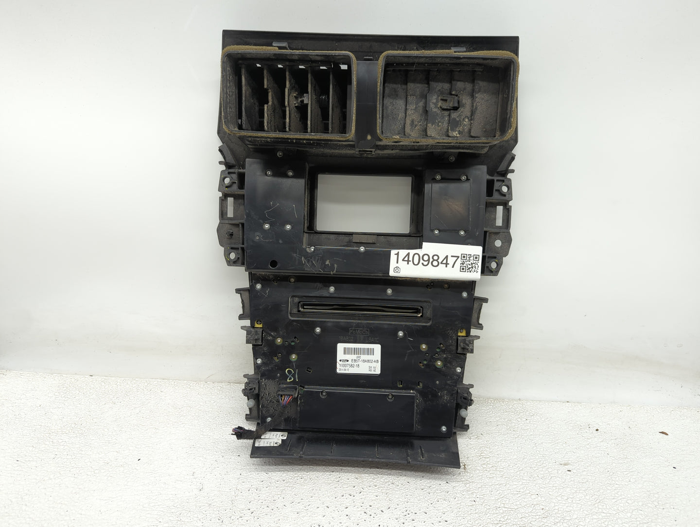 2014-2015 Ford Explorer Radio AM FM Cd Player Receiver Replacement P/N:EB5T-18A802-AB Fits Fits 2014 2015 OEM Used Auto Part