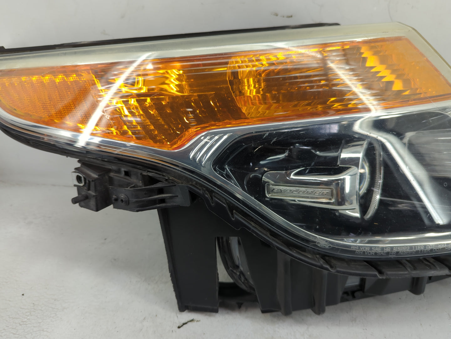 2013-2015 Ford Explorer Passenger Right Oem Head Light Headlight Lamp - Oemusedautoparts1.com