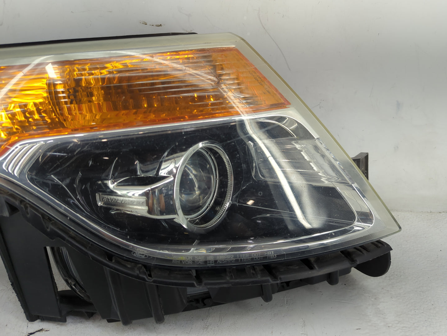2013-2015 Ford Explorer Passenger Right Oem Head Light Headlight Lamp - Oemusedautoparts1.com
