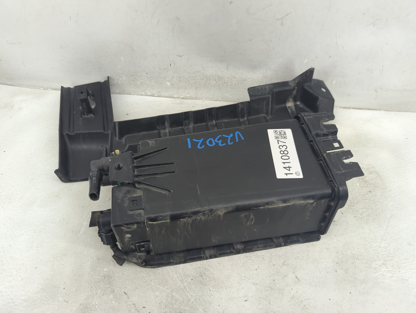 2015 Ford Explorer Fuel Vapor Charcoal Canister 1410837 - Oemusedautoparts1.com
