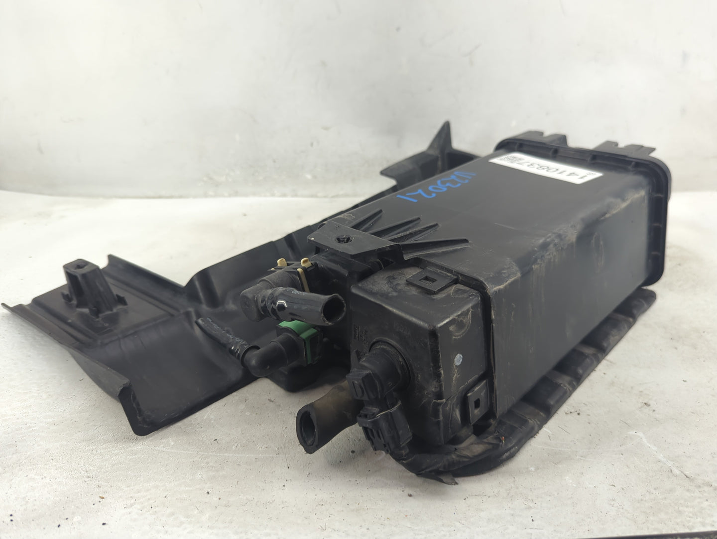 2015 Ford Explorer Fuel Vapor Charcoal Canister 1410837 - Oemusedautoparts1.com