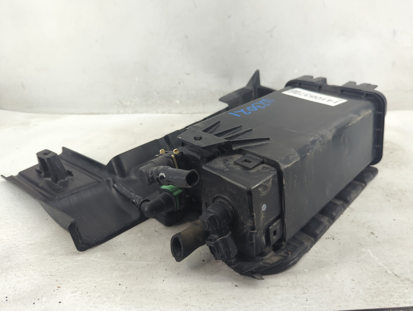 2015 Ford Explorer Fuel Vapor Charcoal Canister 1410837 - Oemusedautoparts1.com