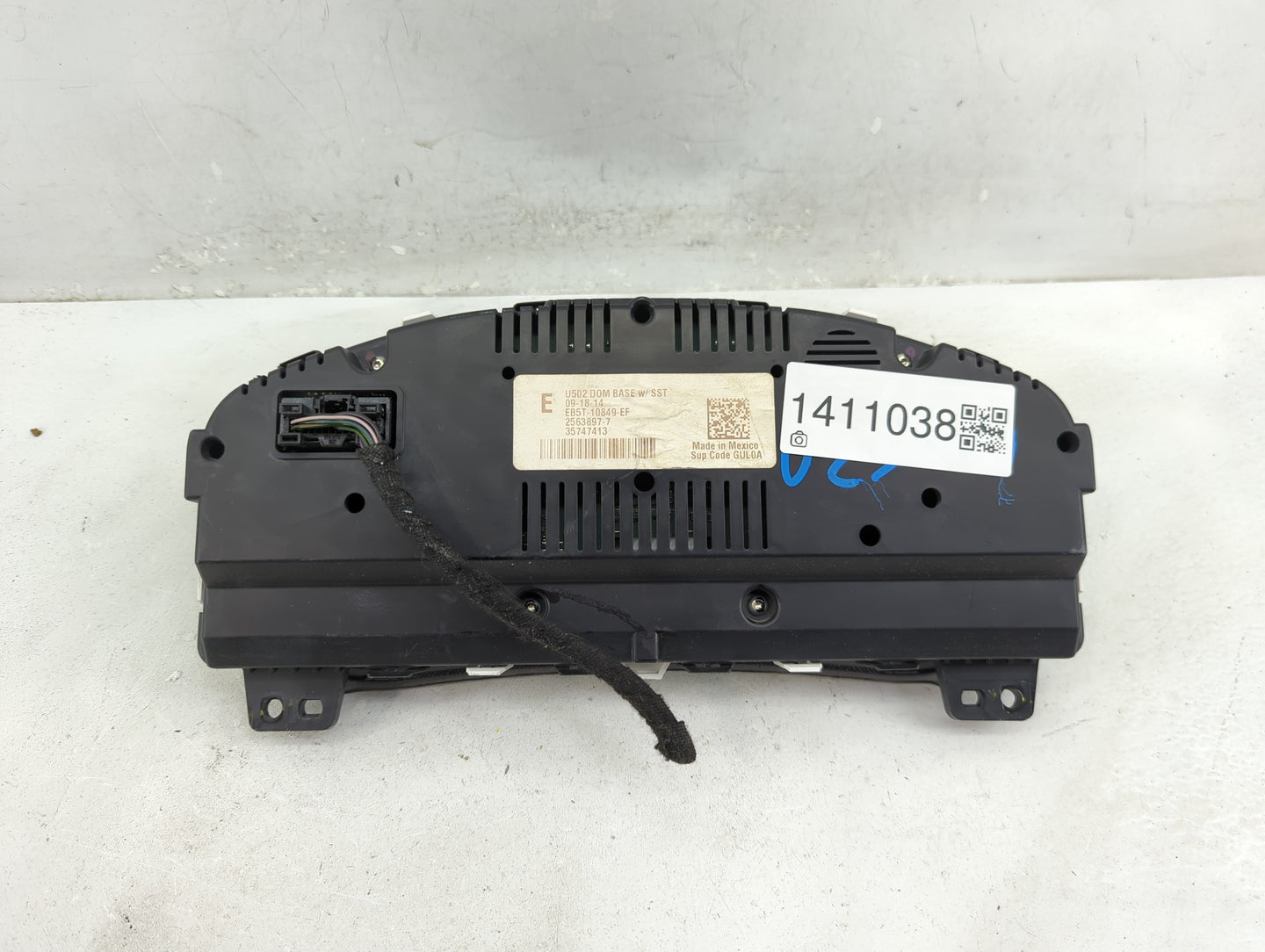 2014-2015 Ford Explorer Instrument Cluster Speedometer Gauges P/N:EB5T-10849-EF Fits Fits 2014 2015 OEM Used Auto Parts - Oe