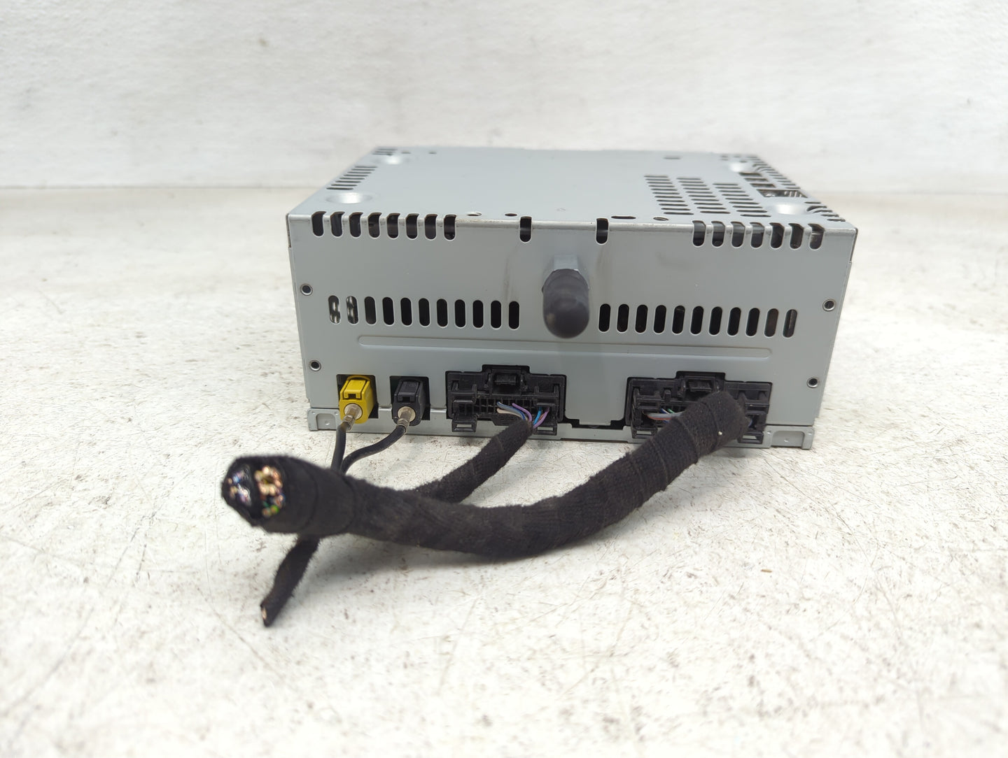2015 Ford Explorer Radio AM FM Cd Player Receiver Replacement P/N:EB5T19C107HB Fits OEM Used Auto Parts - Oemusedautoparts1.
