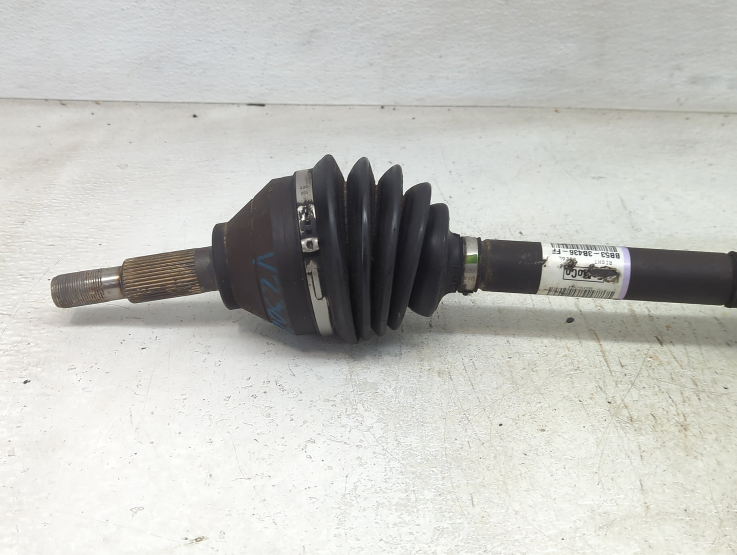 2014-2019 Ford Explorer Axle Shaft Front Passenger Cv C/v - Oemusedautoparts1.com
