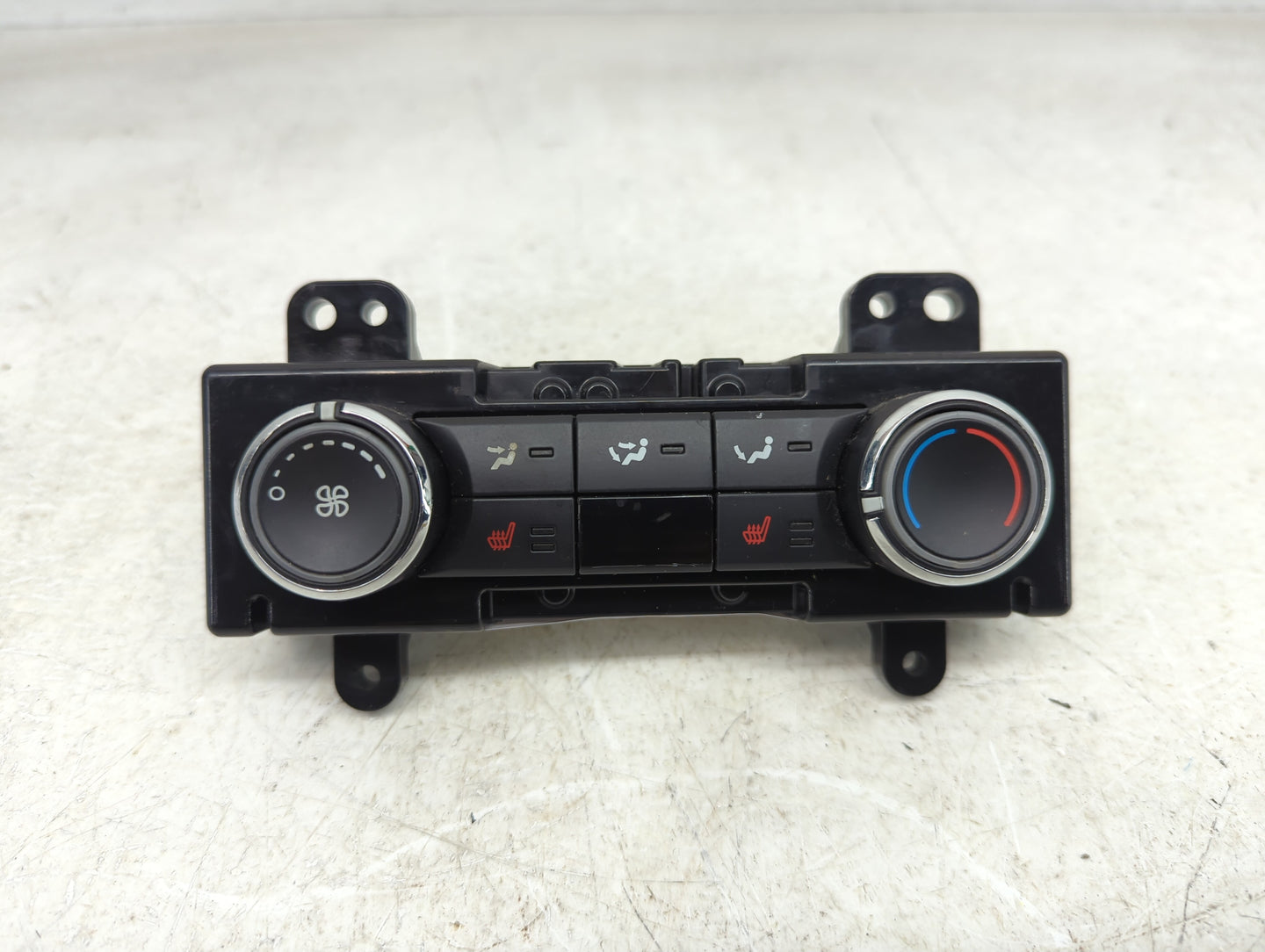 2015 Ford Explorer Climate Control Module Temperature AC/Heater Replacement P/N:DA8T-19980-DA Fits OEM Used Auto Parts - Oem