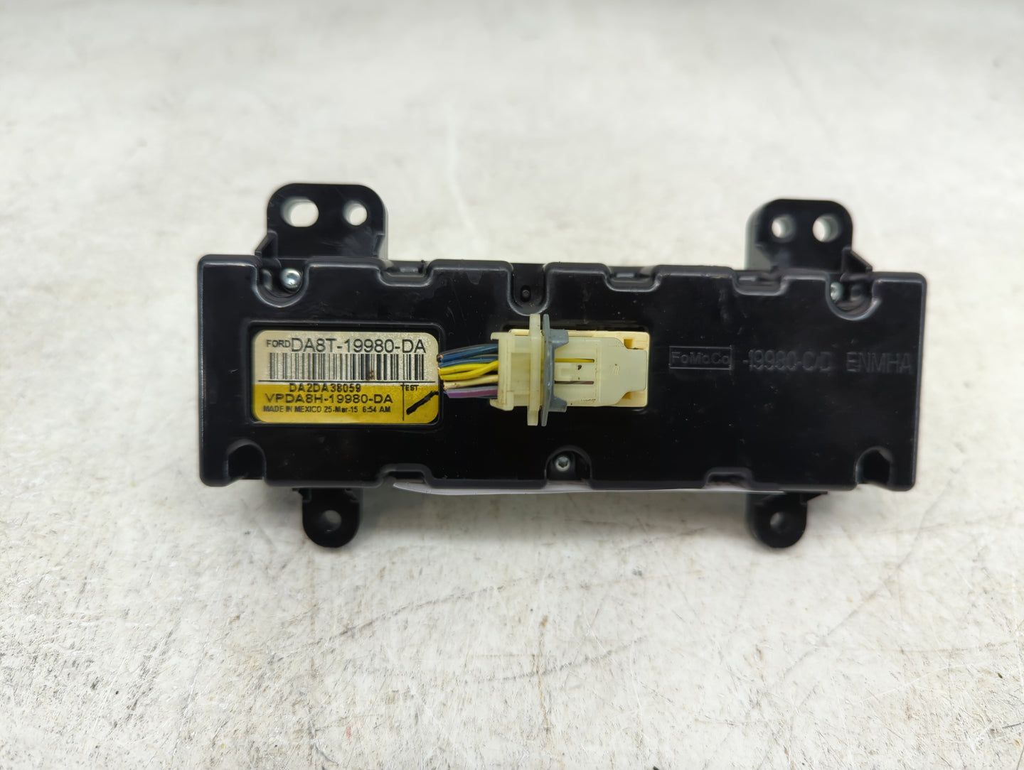 2015 Ford Explorer Climate Control Module Temperature AC/Heater Replacement P/N:DA8T-19980-DA Fits OEM Used Auto Parts - Oem
