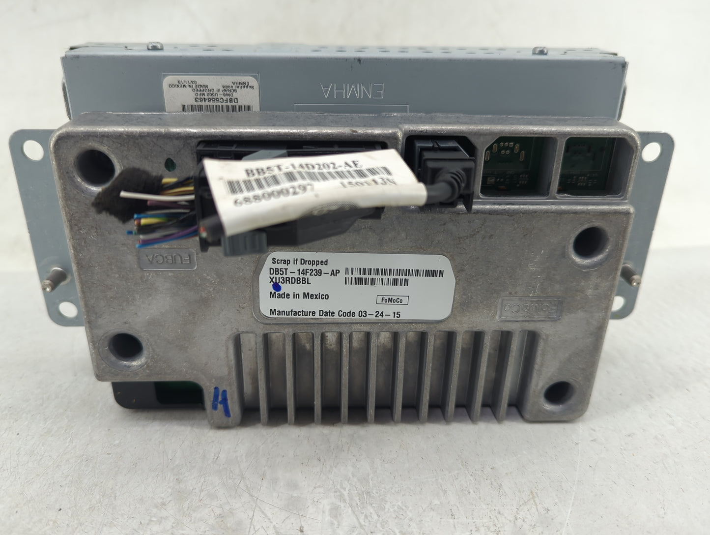 2015 Ford Explorer Radio AM FM Cd Player Receiver Replacement P/N:DB5T-14F239-AP Fits Fits 2001 2002 2003 OEM Used Auto Part