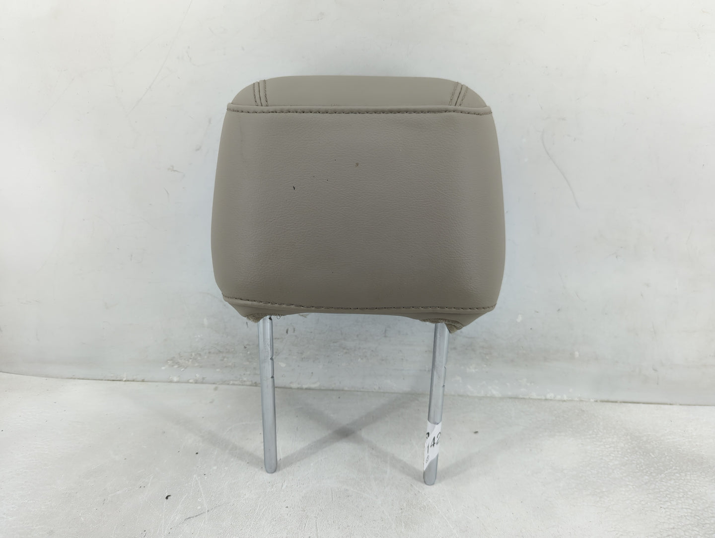 2013-2015 Ford Explorer Headrest Head Rest Front Driver Passenger Seat Fits Fits 2013 2014 2015 OEM Used Auto Parts - Oemuse