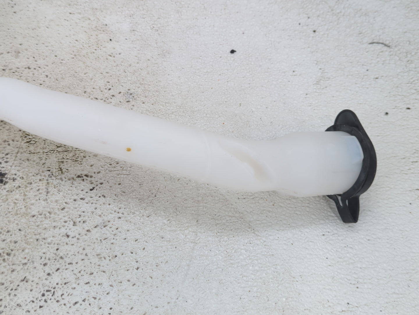 2011-2015 Ford Explorer Windshield Washer Fluid Reservoir Bottle Oem - Oemusedautoparts1.com