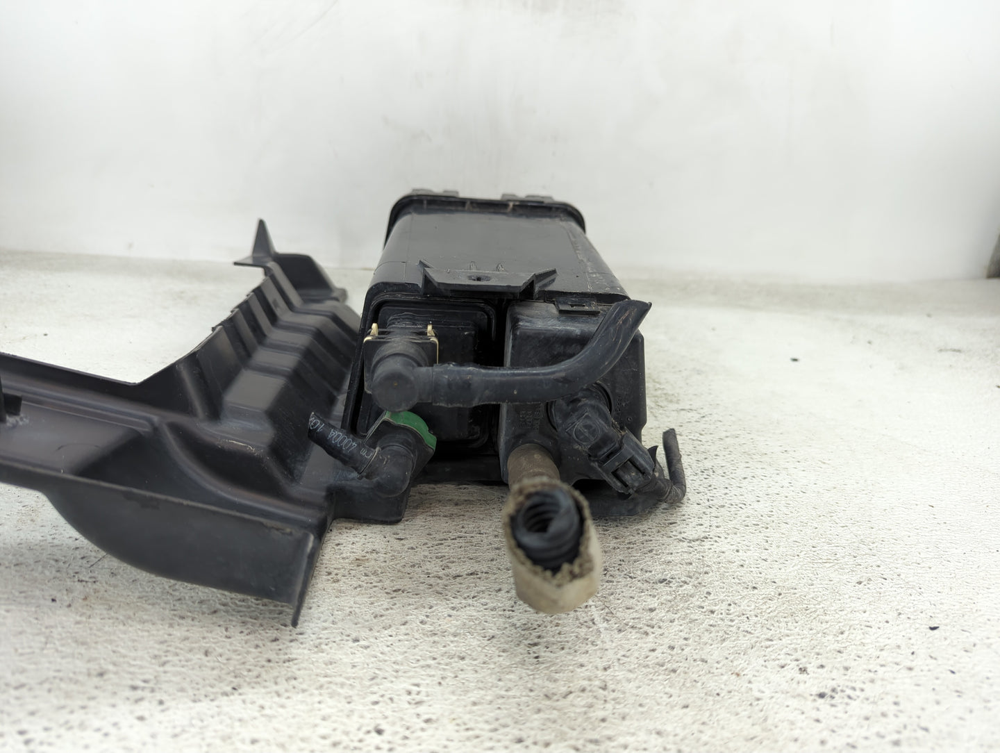2015 Ford Explorer Fuel Vapor Charcoal Canister 1432319 - Oemusedautoparts1.com