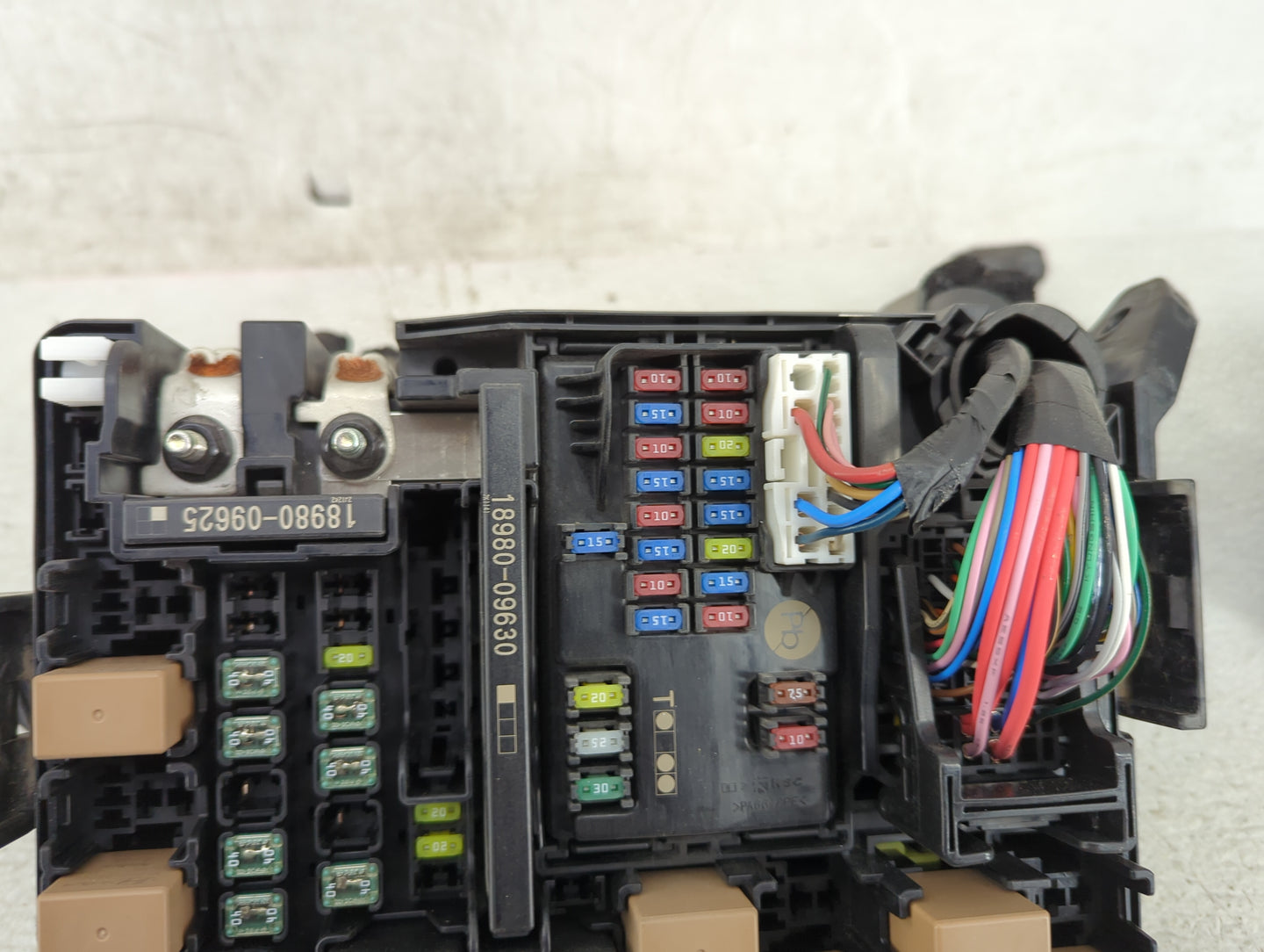 2014-2015 Ford Explorer Fusebox Fuse Box Panel Relay Module P/N:91270-K0060 Fits Fits 2014 2015 OEM Used Auto Parts - Oemuse