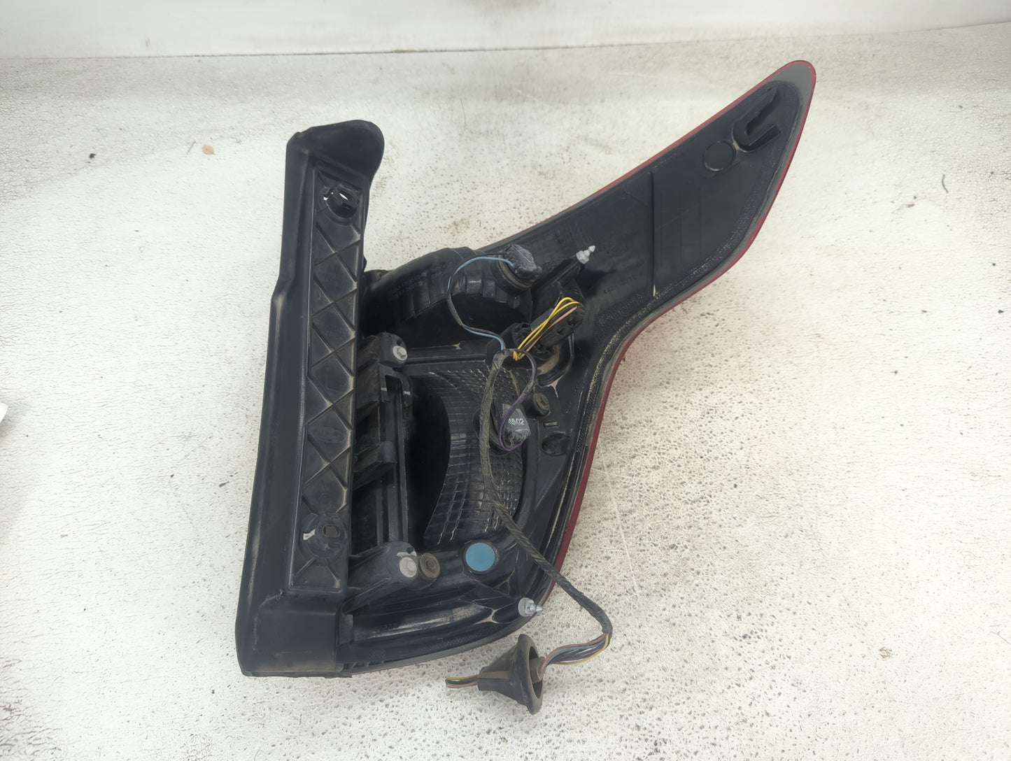 2015 Ford Explorer Tail Light Assembly Driver Left OEM P/N:BB53-13B505-A BB53-13405-A, BB53-13B505-B, BB53-13405-B Fits OEM 