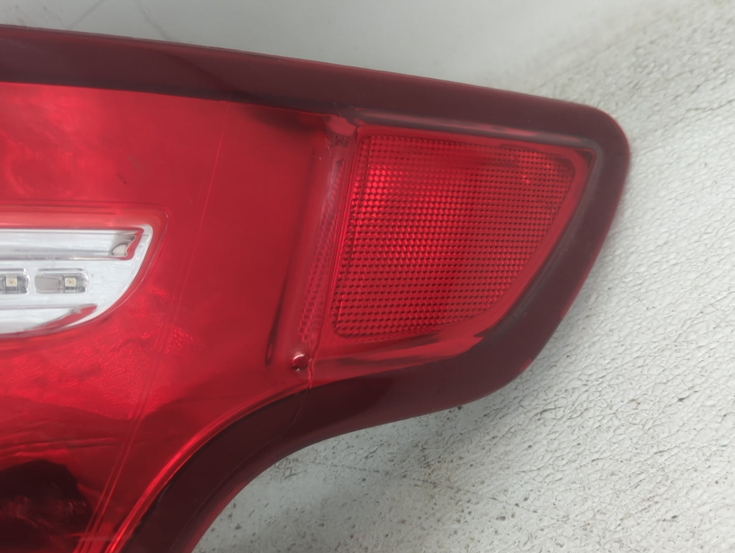 2013-2015 Ford Explorer Tail Light Assembly Passenger Right OEM P/N:DB5J-13404-D DB5J-13B504-D Fits Fits 2013 2014 2015 OEM 
