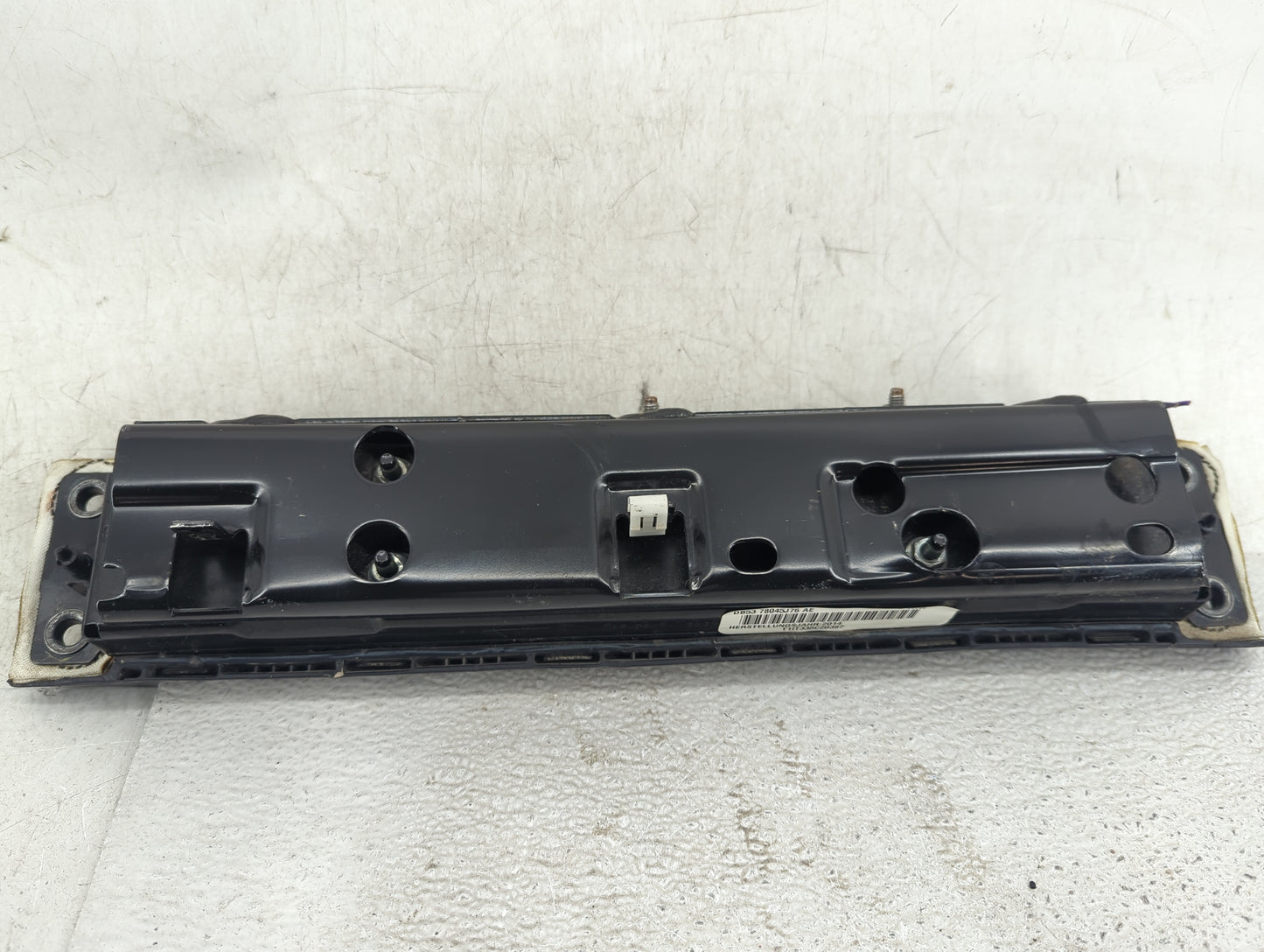 2015 Ford Explorer Air Bag Passenger Right Knee OEM P/N:DB53 78045J76 AE T1IT335C20397 Fits OEM Used Auto Parts - Oemusedaut